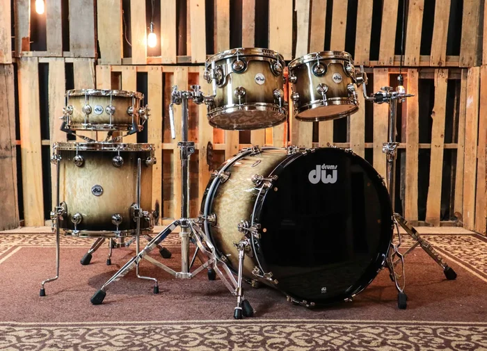 DW Collector’s Candy Black Burst Over Quilted Maple Drum Set – SO#1134317