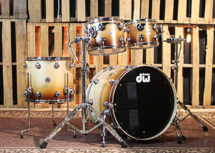 DW Collector’s Maple Satin Burnt Toast Fade Drum Set – 22,10,12,16 – SO#1310895