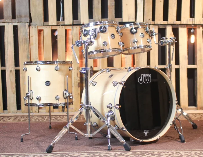 DW Performance Natural Lacquer Drum Set – 18×22,8×10,9×12,14×16 – #4