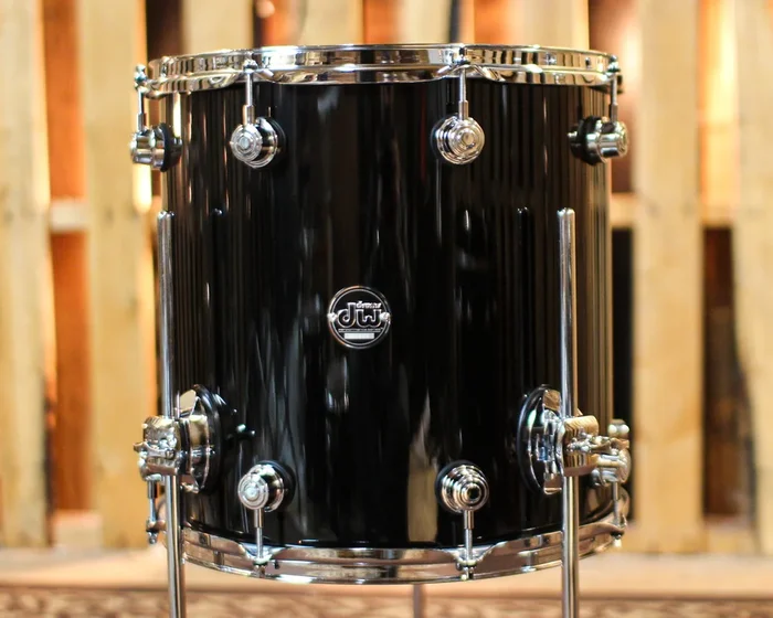DW Performance Piano Black Lacquer Floor Tom – 14×14