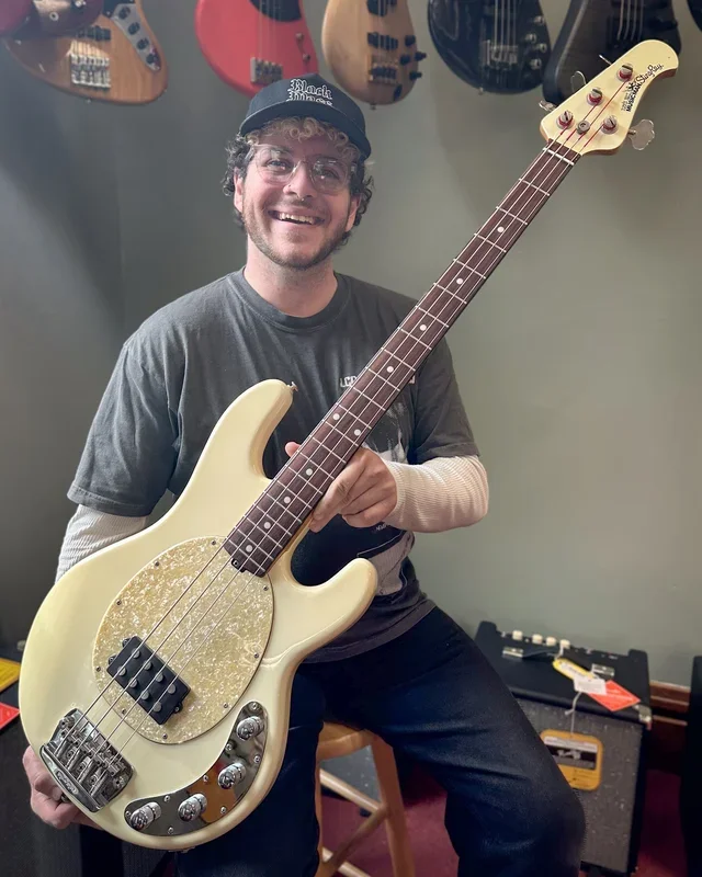 Ernie Ball Music Man Stingray 3 EQ H 4-String Electric Bass (2001)