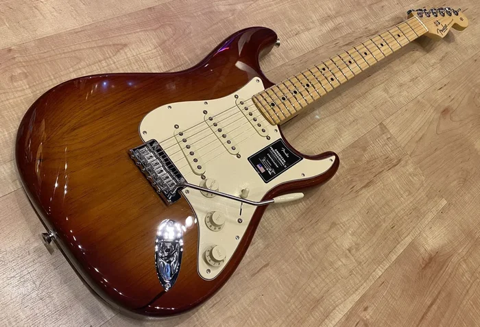 Fender American Professional II Stratocaster Electric Guitar Sienna Sunburst