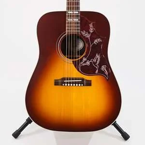 Gibson Hummingbird Studio Rosewood – Rosewood Burst Gloss Spruce Top with Rosewood Back and Sides