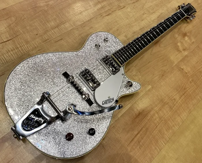 Gretsch G6129T-59 Vintage Select ’59 Silver Jet with Bigsby TV Jones Silver Sparkle