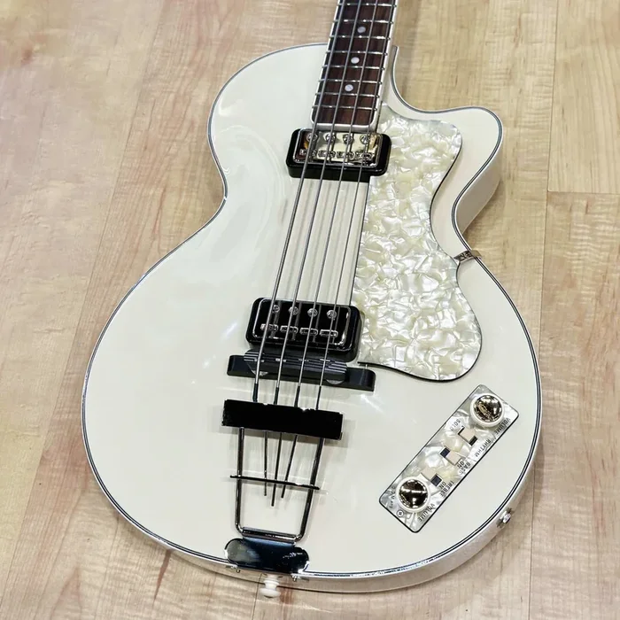 Hofner Custom Shop 500/2 Club Bass Vintage White