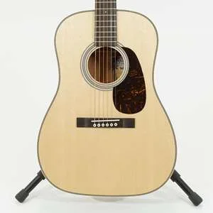 Martin Martin O’ahu HG-28 – Spruce Top with Koa Back and Sides