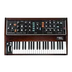 Moog Model D (2022) – 44 Key 3 Oscillator Classic Analog Synthesizer