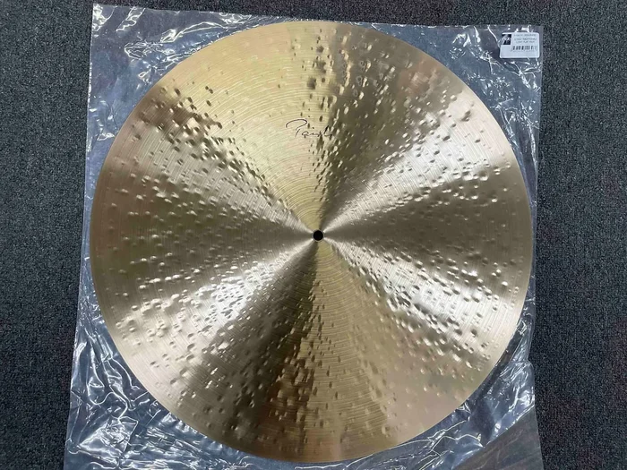 Paiste 22 ” Signature Traditionals Light Flat Top Ride Cymbal *IN STOCK*