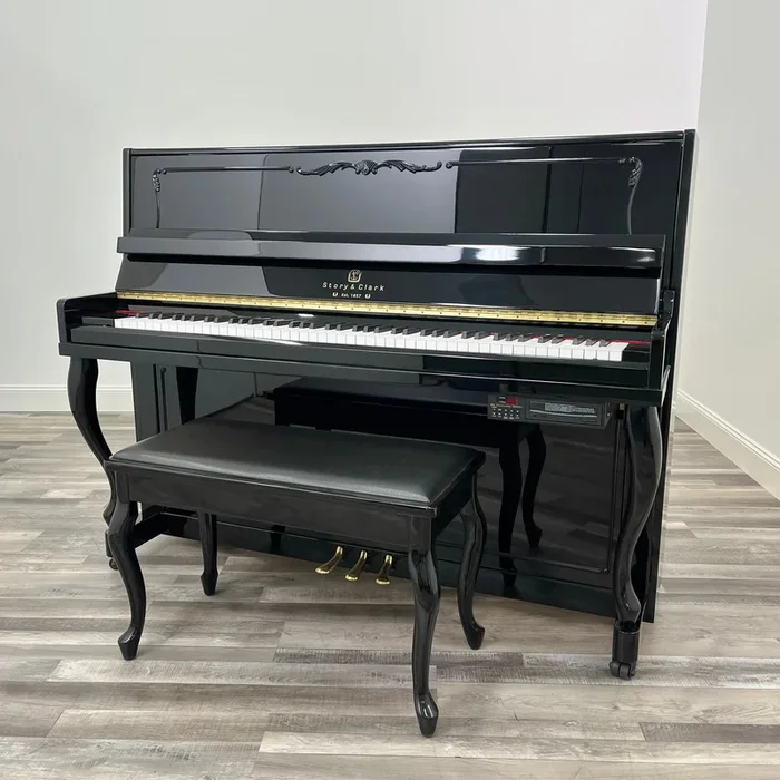 Story & Clark Studio W/QRS Player (45.5 “) in Polished Ebony #E03140