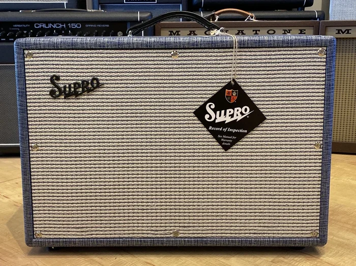 Supro 1650RT Royal Reverb 2×10″ 60/35-watt Tube Combo Amp